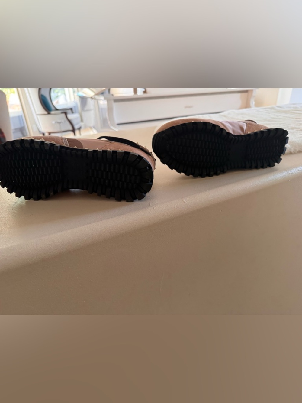 Valentino Rockstud Sneakers - Picture 2 of 7